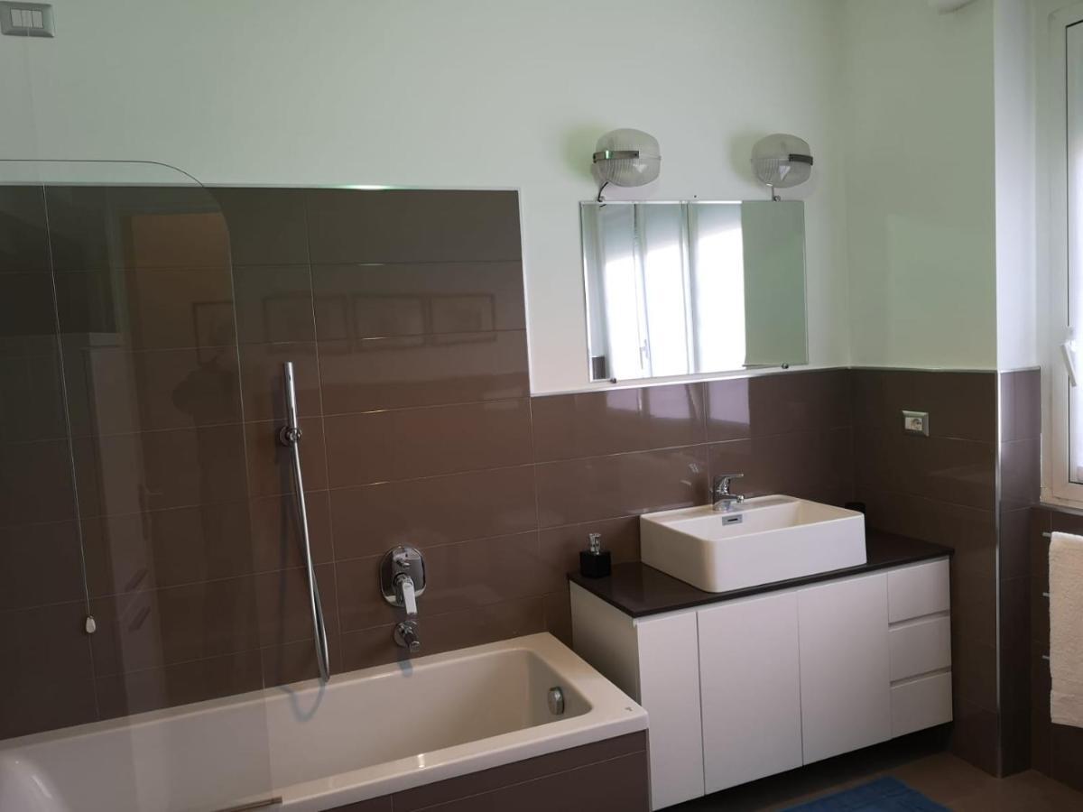 Appartamento Immerso Nel Verde 부치나스코 외부 사진